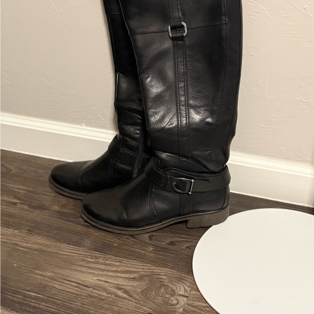 Black boots